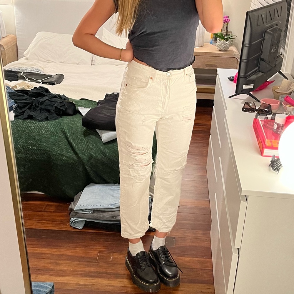 Zara White Distressed jeans